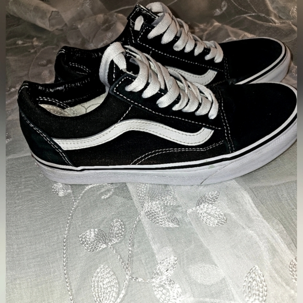 Vans black/white (old skool) size women 6.5 men 5.0 - Picture 2 of 8